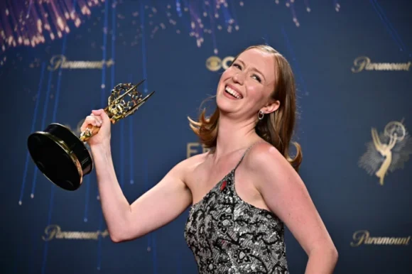 Hannah Einbinder gana Emmy y critica al ICE Hannah Einbinder gana Emmy y critica al ICE
