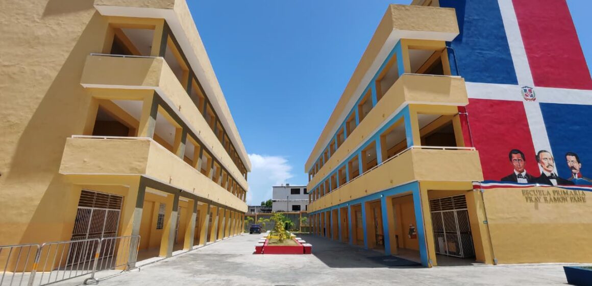 WhatsApp Image 2025-09-13 at 2.40.18 PM Gobierno entrega nuevas etapas de tres centros educativos en el Gran Santo Domingo para beneficiar a 2,000 estudiantes