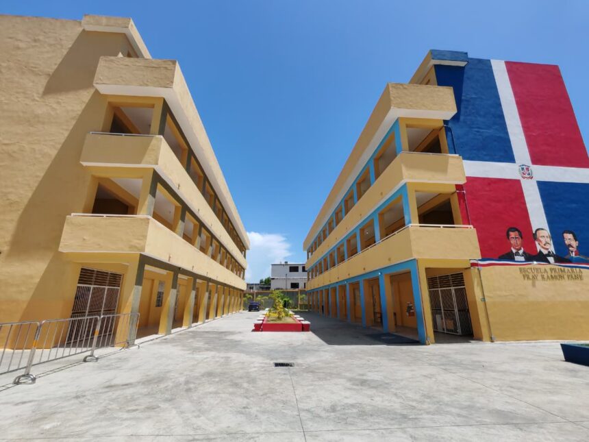 Gobierno entrega nuevas etapas de tres centros educativos en el Gran Santo Domingo para beneficiar a 2,000 estudiantes